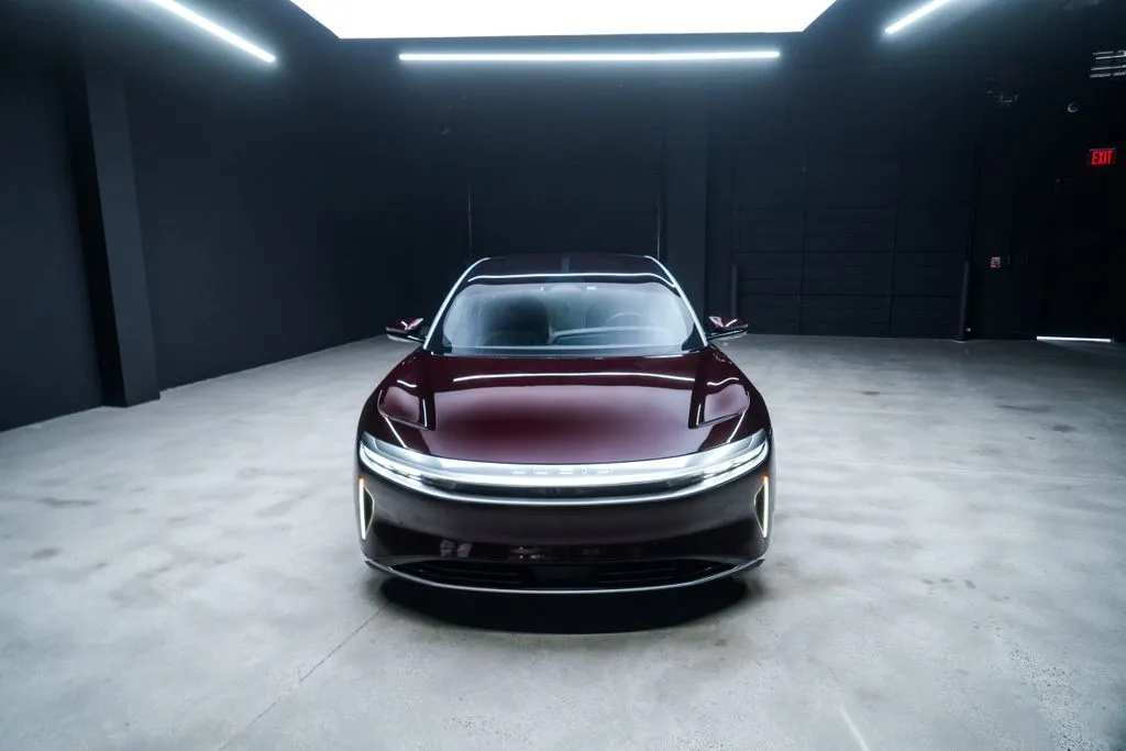Lucid Air photo 3