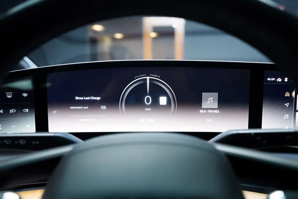 Lucid Air photo 38