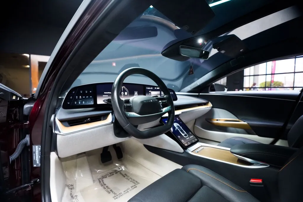 Lucid Air photo 32