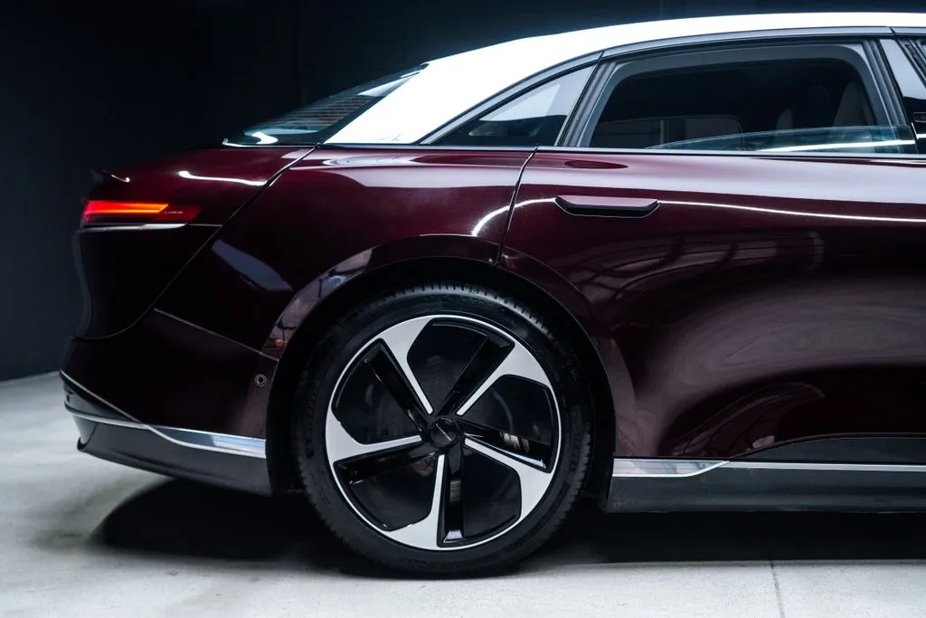 Lucid Air photo 19