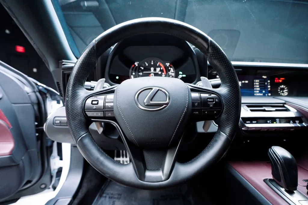 Lexus LC photo 30