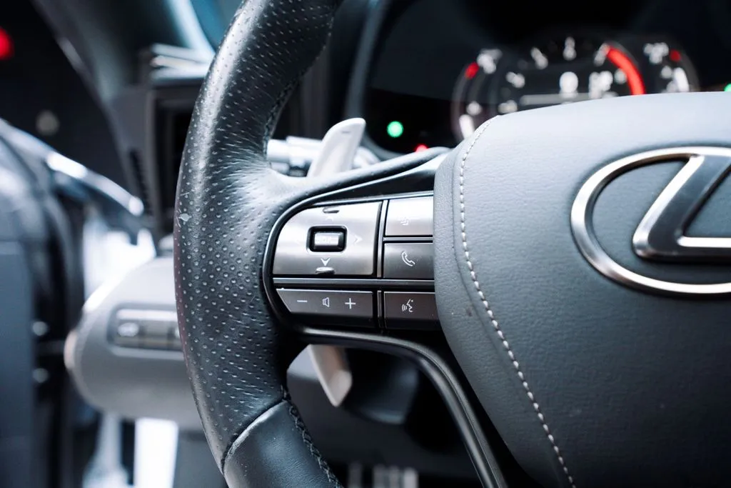 Lexus LC photo 31