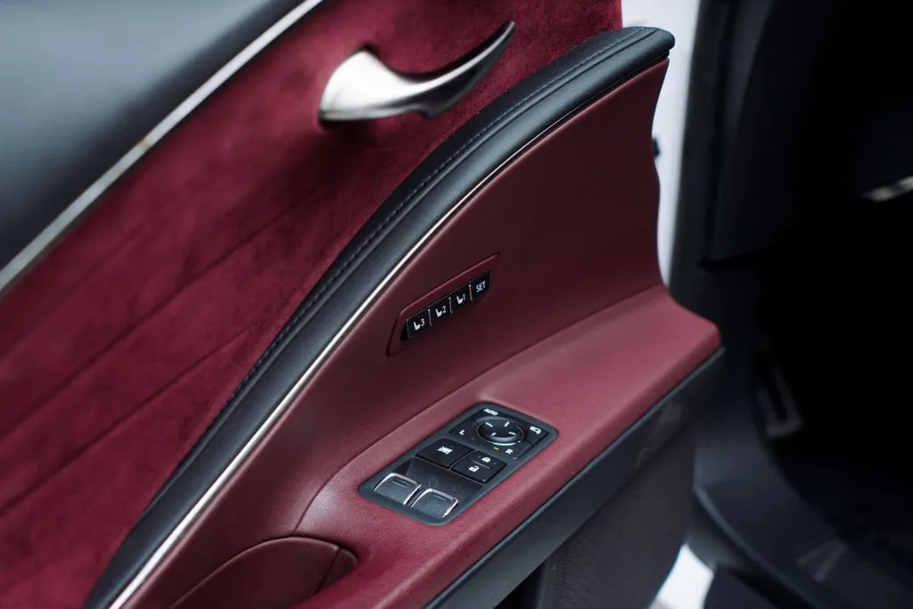 Lexus LC photo 26