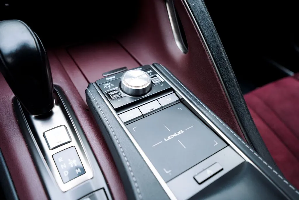 Lexus LC photo 38