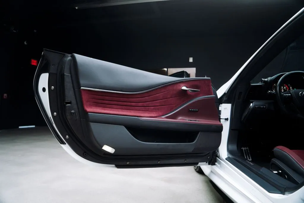 Lexus LC photo 24