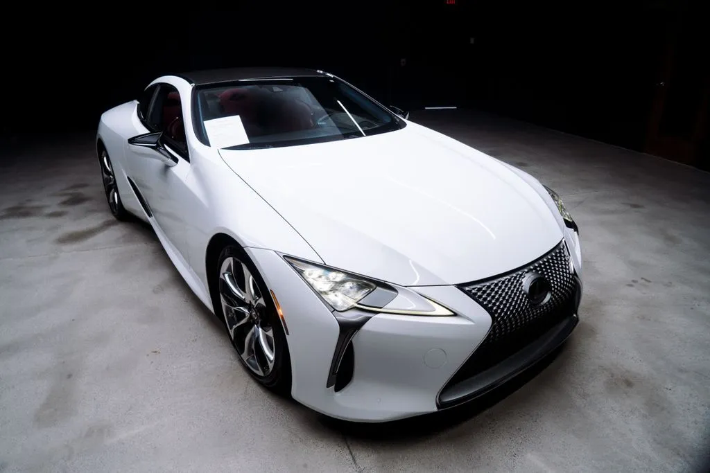 Lexus LC photo 9