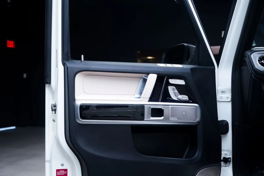 Mercedes-Benz G-Class photo 27