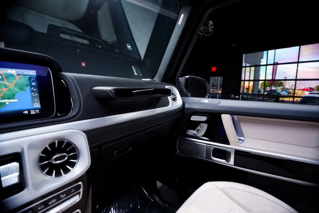 Mercedes-Benz G-Class photo 43