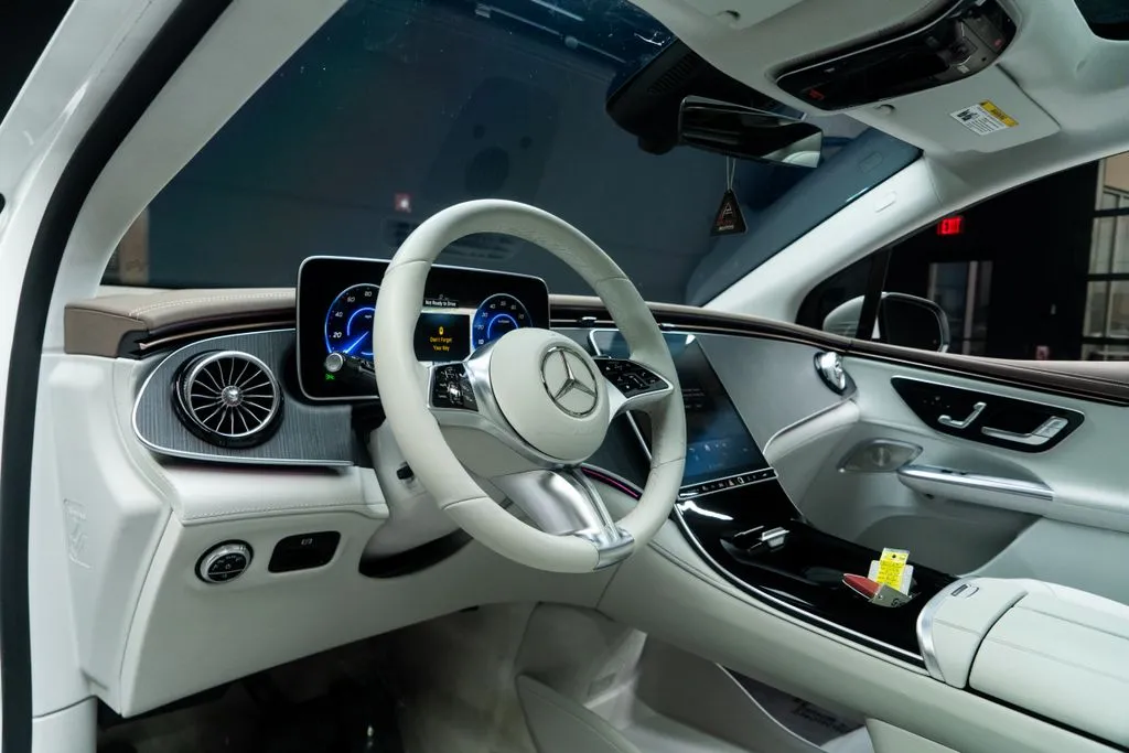 Mercedes-Benz EQE photo 26
