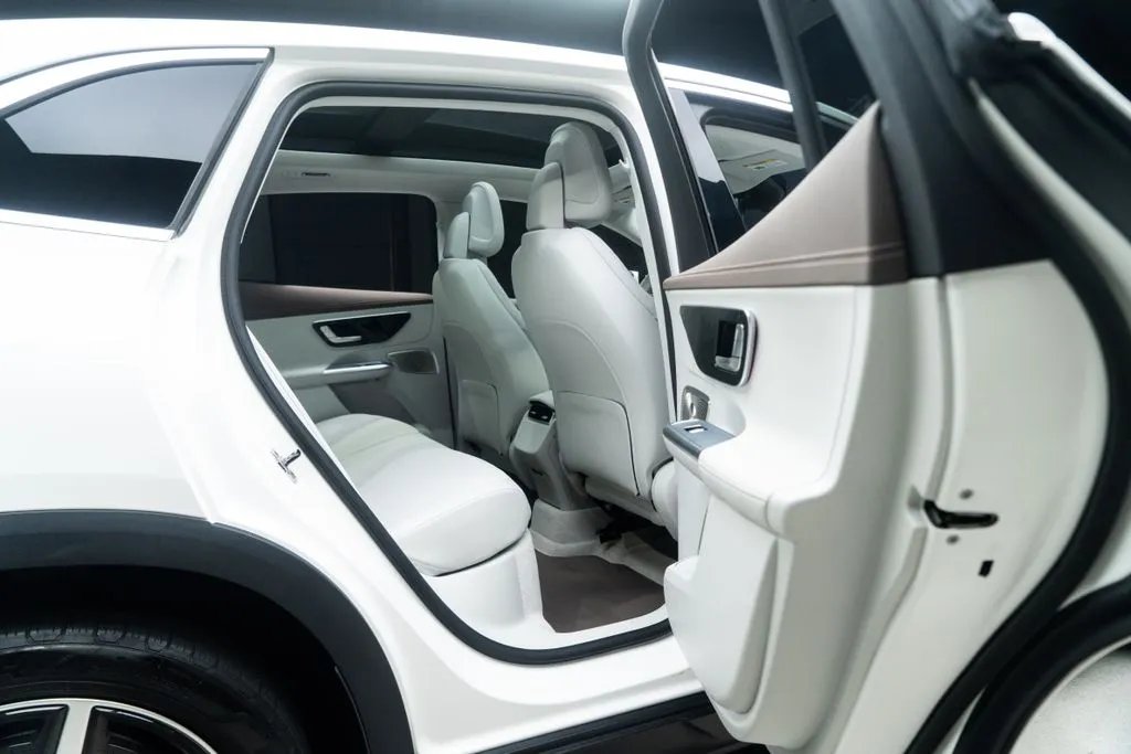 Mercedes-Benz EQE photo 39