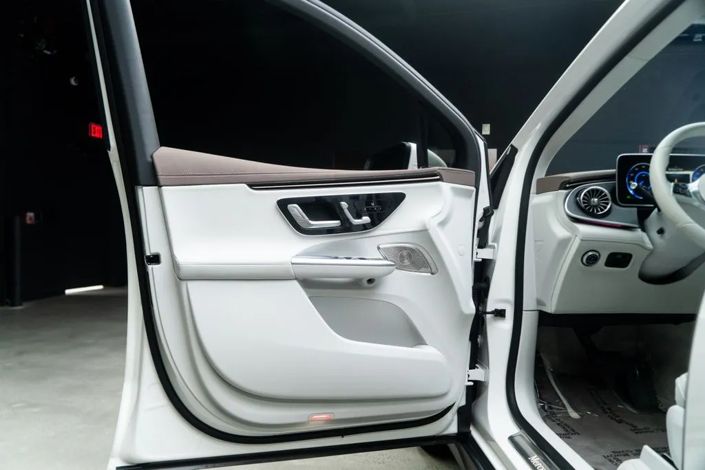 Mercedes-Benz EQE photo 22