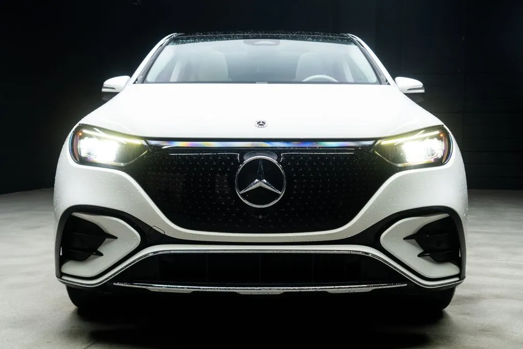 Mercedes-Benz EQE photo 3