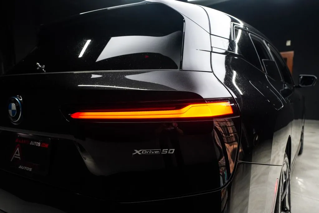 BMW iX photo 15