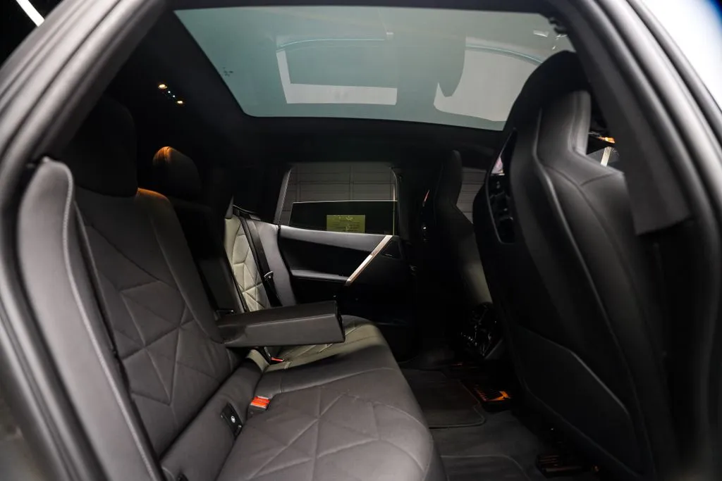 BMW iX photo 41