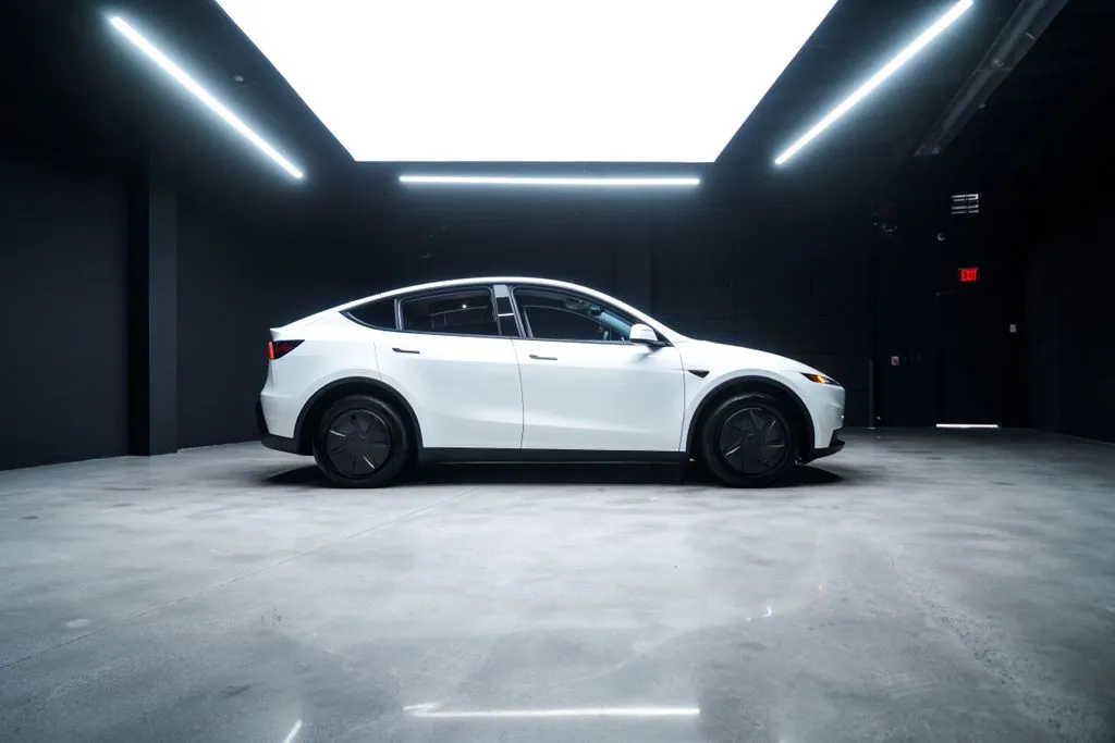 Tesla Model Y photo 9