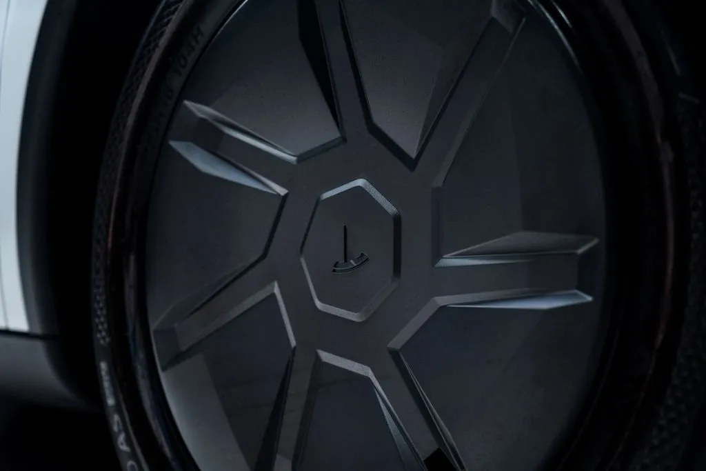 Tesla Model Y photo 13