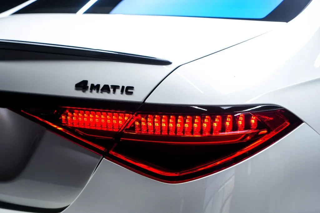 Mercedes-Benz S-Class photo 17