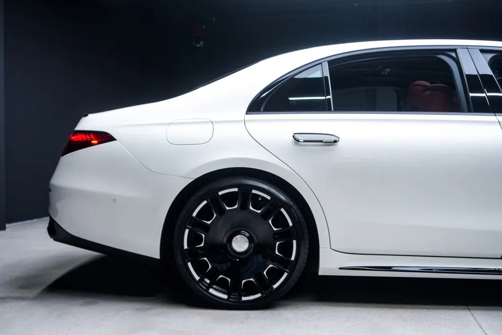 Mercedes-Benz S-Class photo 16