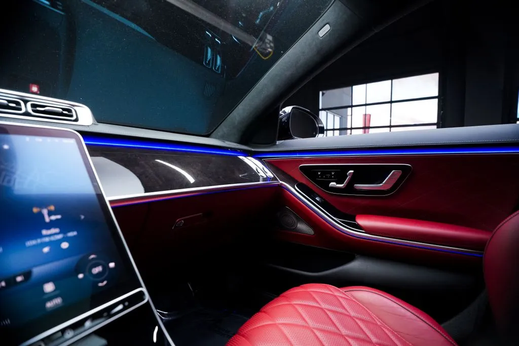 Mercedes-Benz S-Class photo 39