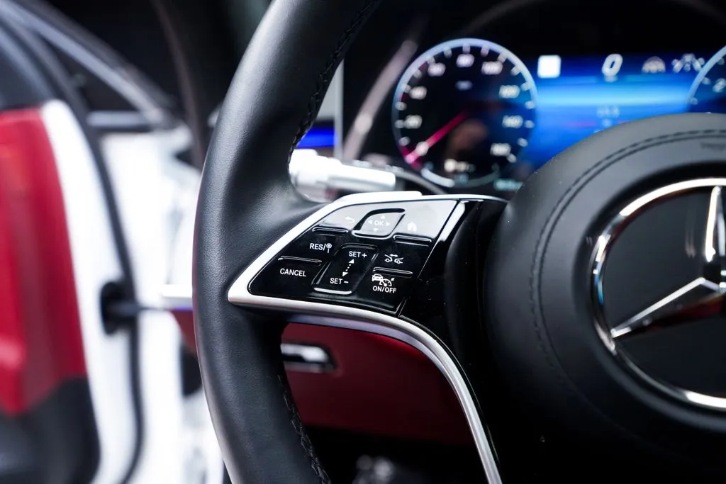 Mercedes-Benz S-Class photo 32