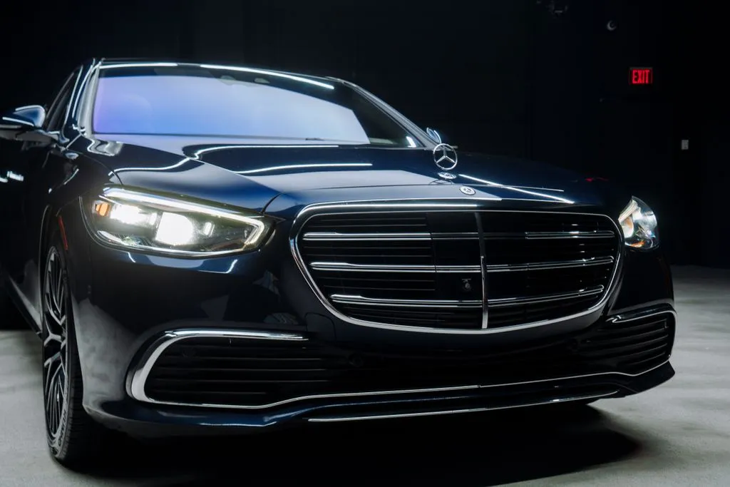 Mercedes-Benz S-Class photo 8