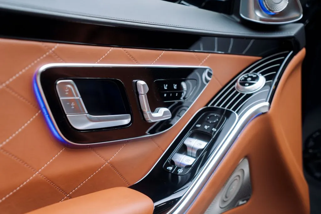 Mercedes-Benz S-Class photo 26
