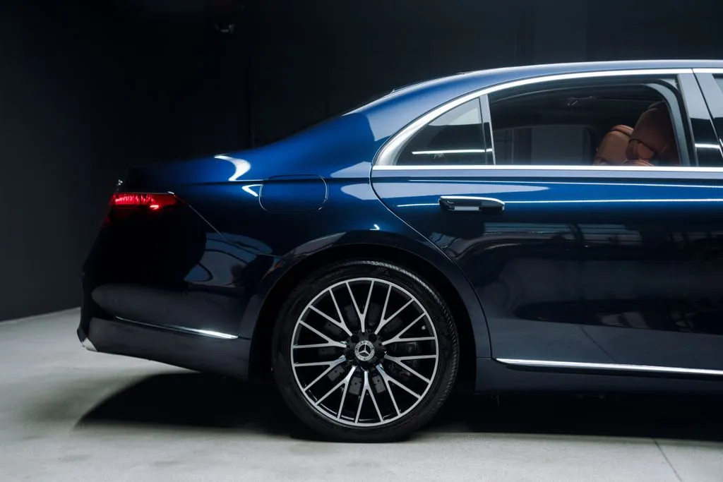 Mercedes-Benz S-Class photo 16