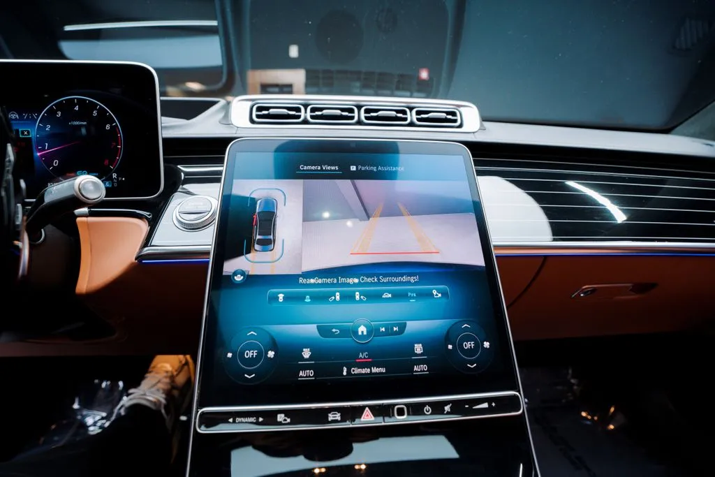 Mercedes-Benz S-Class photo 38