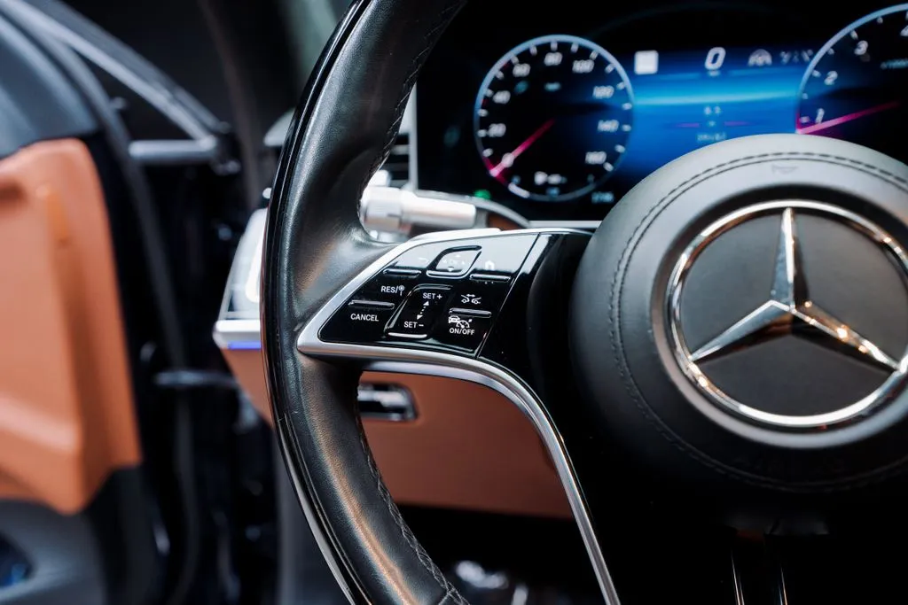 Mercedes-Benz S-Class photo 34