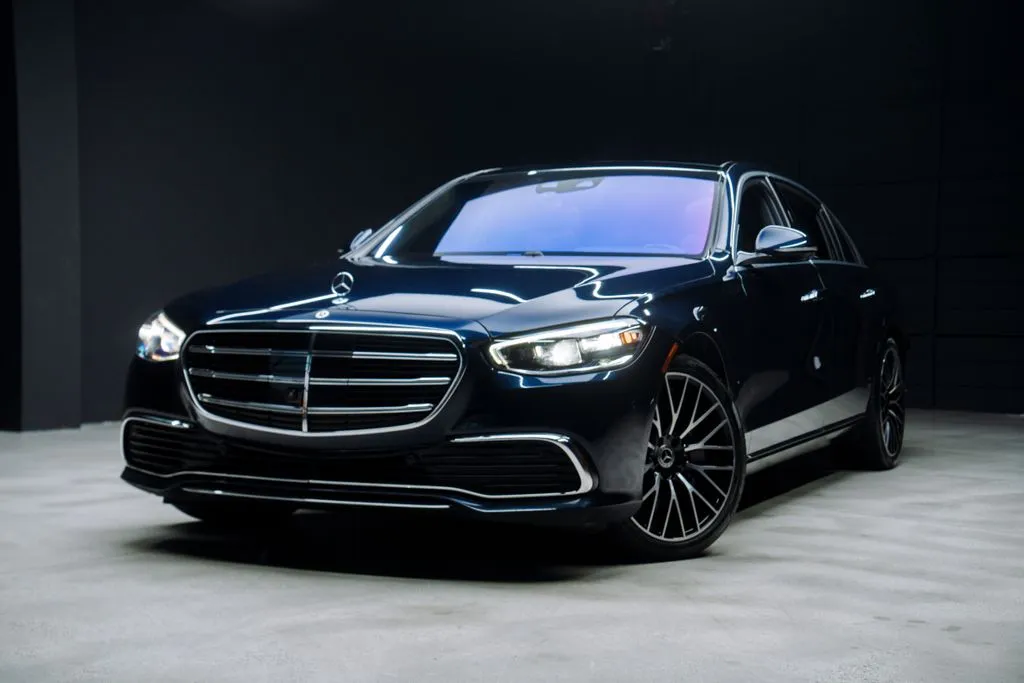 Mercedes-Benz S-Class photo 2