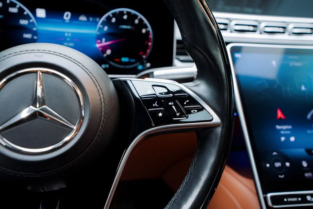 Mercedes-Benz S-Class photo 35