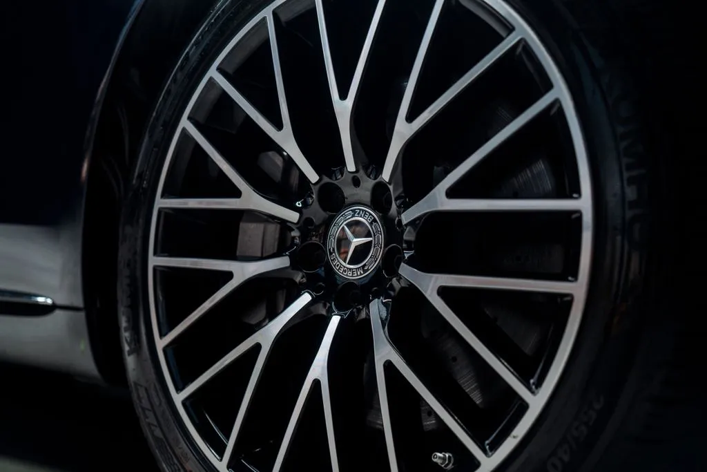Mercedes-Benz S-Class photo 14