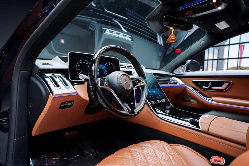 Mercedes-Benz S-Class photo 32