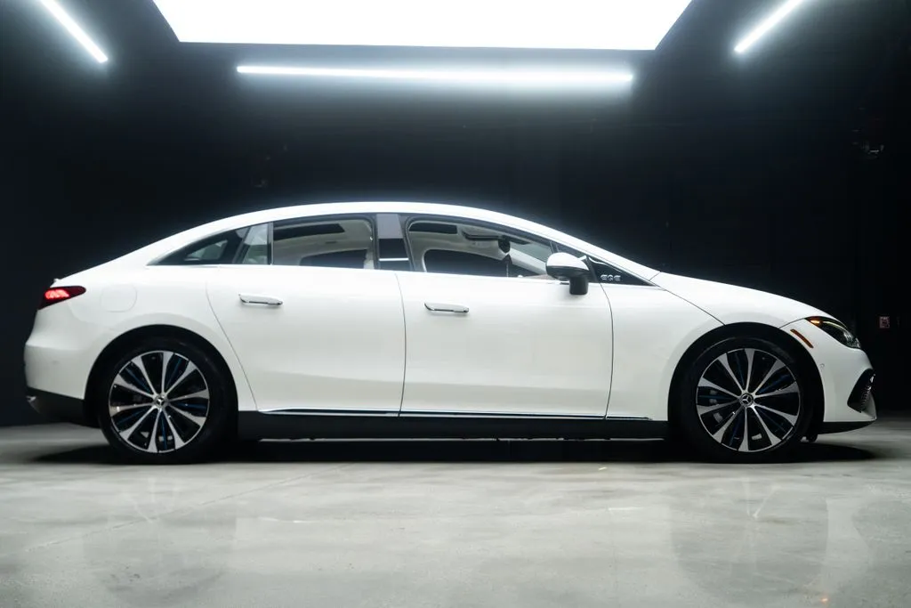 Mercedes-Benz EQE photo 11