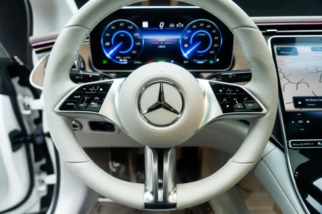 Mercedes-Benz EQE photo 35
