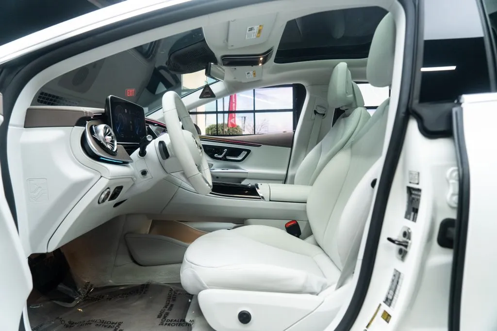 Mercedes-Benz EQE photo 31