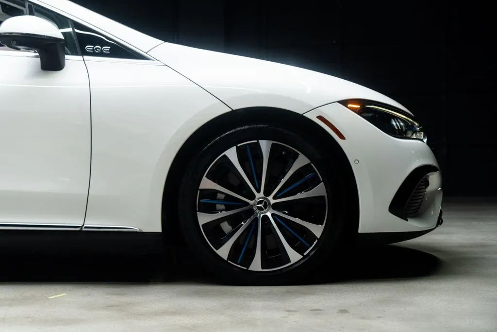 Mercedes-Benz EQE photo 12