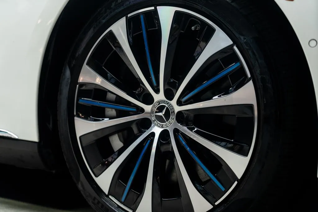 Mercedes-Benz EQE photo 13