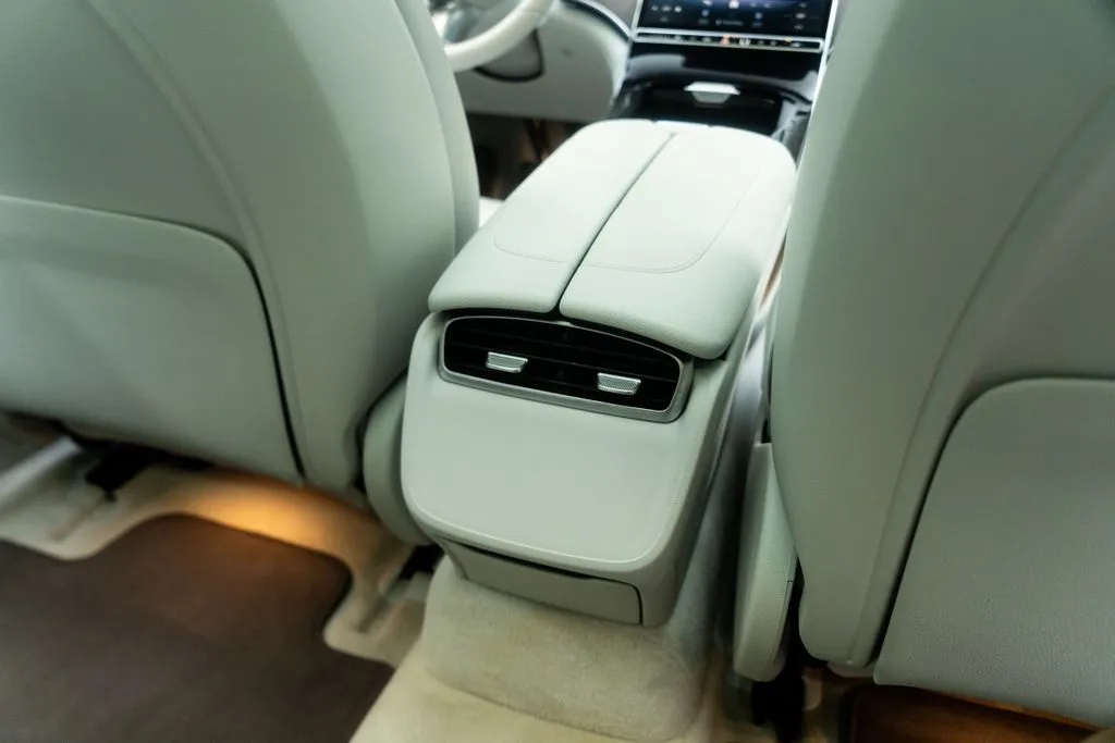 Mercedes-Benz EQE photo 49