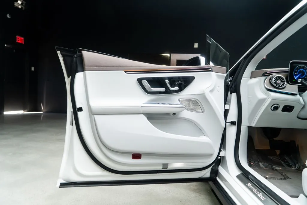 Mercedes-Benz EQE photo 28