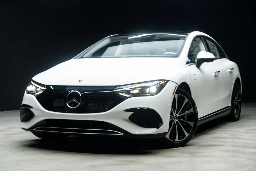 Mercedes-Benz EQE photo 3