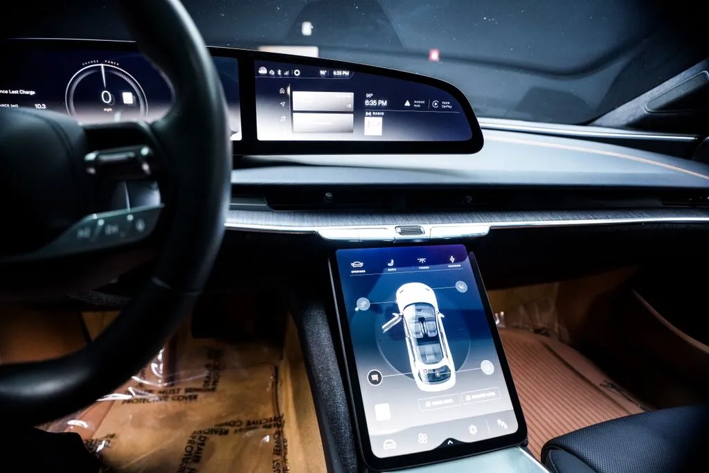 Lucid Air photo 33