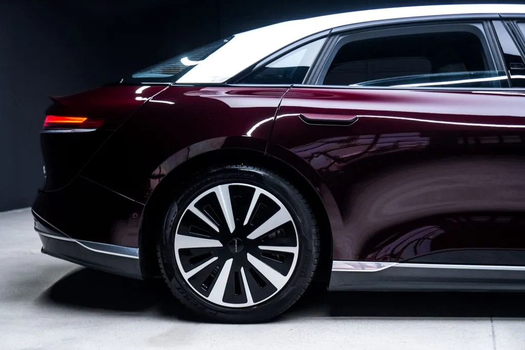 Lucid Air photo 16