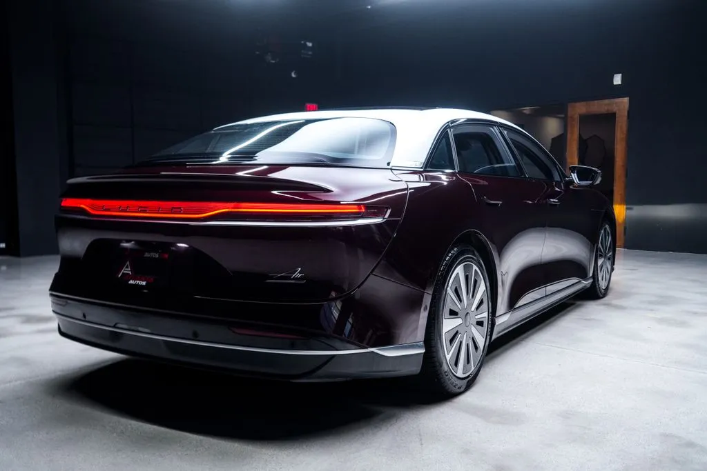 Lucid Air photo 18