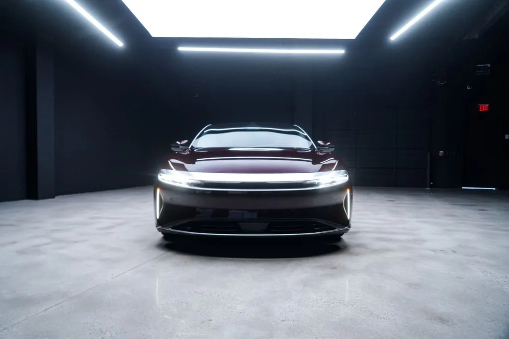 Lucid Air photo 3