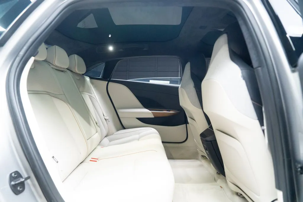 Lucid Air photo 46