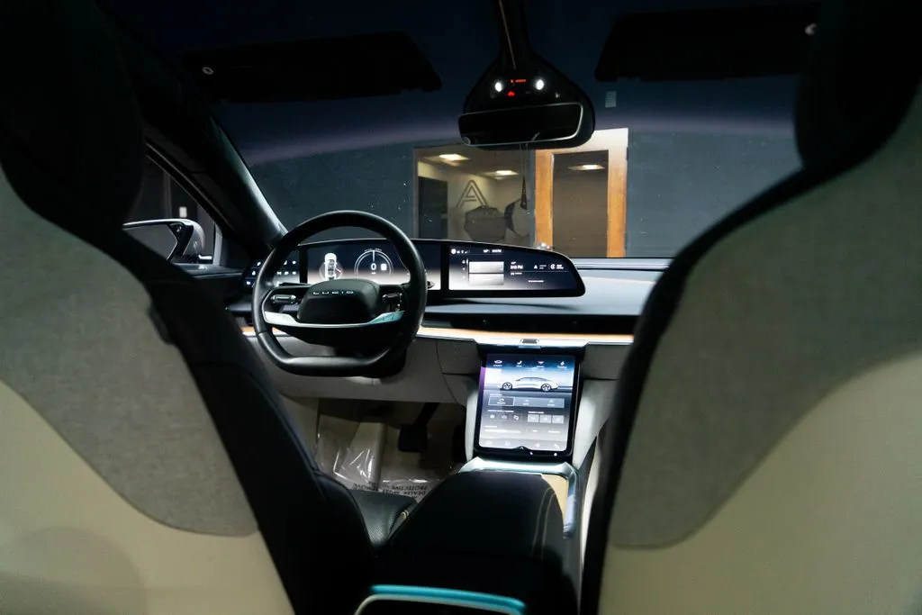 Lucid Air photo 43