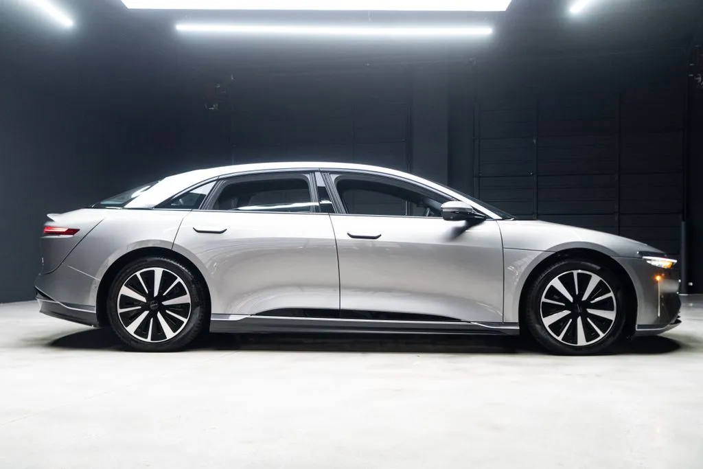 Lucid Air photo 11