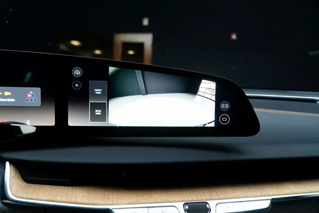 Lucid Air photo 35
