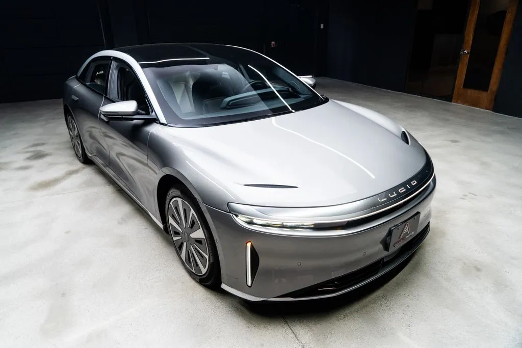 Lucid Air photo 8